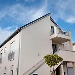 Dachstudio Am Donau Rad Weg 아파트 테건하임