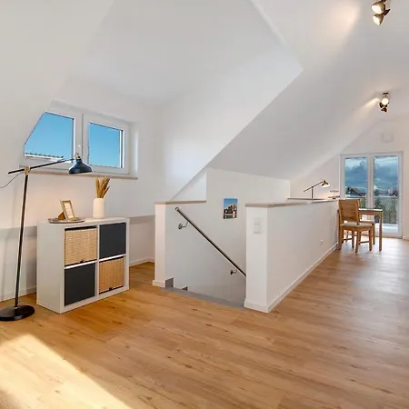 Dachstudio Am Donau Rad Weg Apartmán *